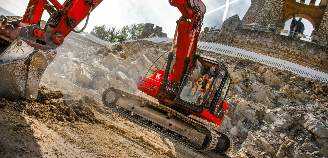 Bagger vor dem Kaiser-Wilhelm-Denkmal